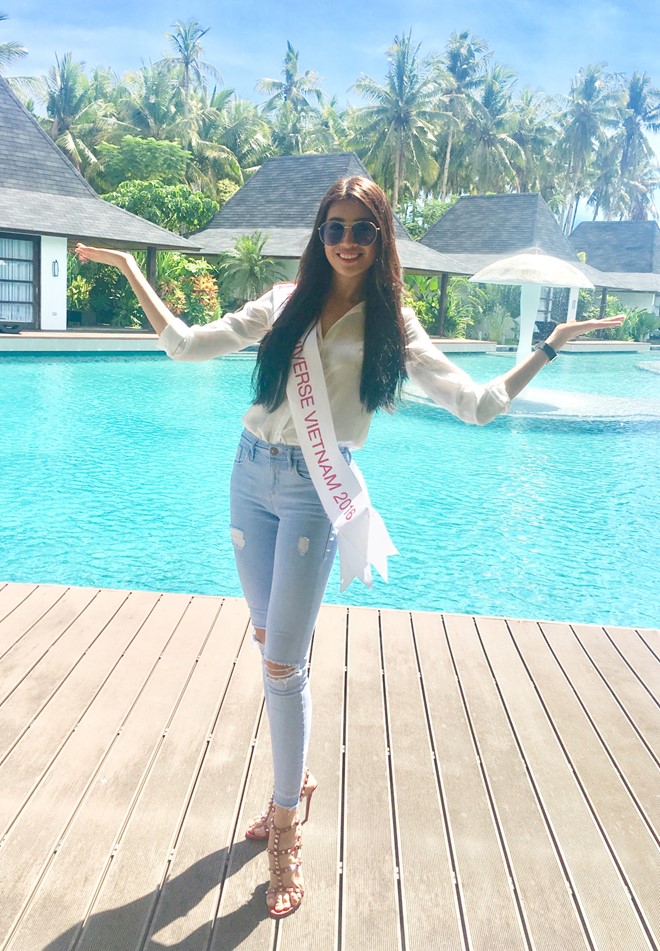 Le Hang mac goi cam giao luu cung thi sinh Miss Universe hinh anh 6