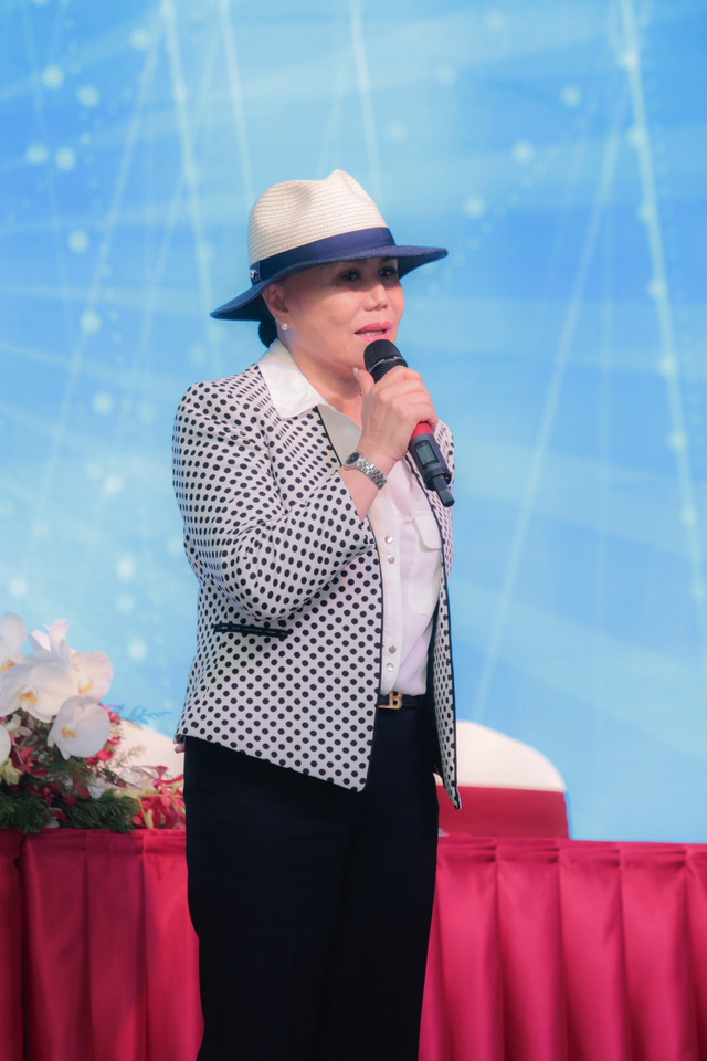 Danh ca Thanh Tuyền trong buổi giới thiệu liveshow đầu tiên tại Việt Nam