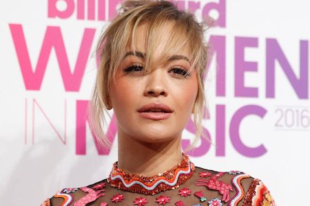 Rita Ora vừa bị dính vào một vụ gian lận tài chính