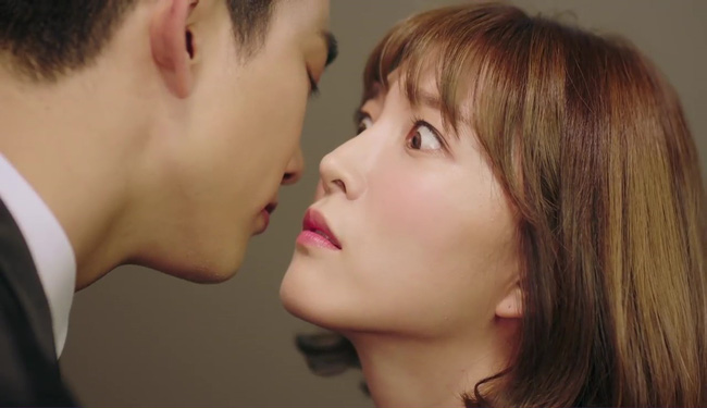 “7 First Kisses”: Vừa bị tạt rong biển vào mặt, nữ chính đã được gặp ngay Lee Jong Suk - Ảnh 27.