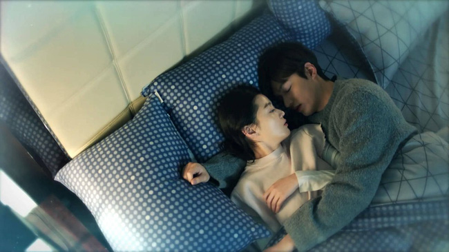 Cảnh giường chiếu đầu tiên của Lee Min Ho - Jun Ji Hyun - Ảnh 3.