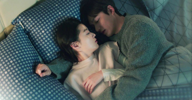 Cảnh giường chiếu đầu tiên của Lee Min Ho - Jun Ji Hyun - Ảnh 2.