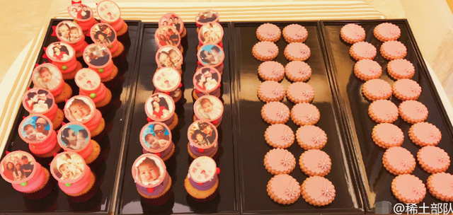  Những chiếc bánh đặc biệt có in hình Tỉnh Tỉnh dành tặng cho những khách mời dự sinh nhật. 