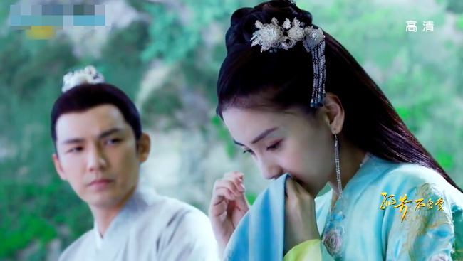 Lụi tim với cảnh Chung Hán Lương cưỡng hôn Angelababy - Ảnh 1.