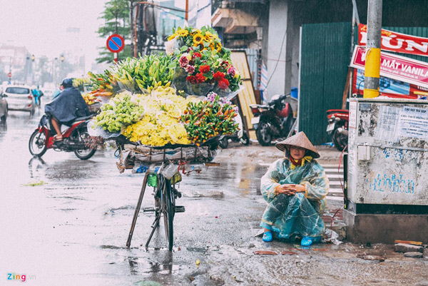 Những cảnh đời mưu sinh trong mưa lạnh