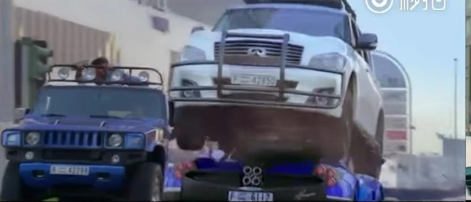 Thanh Long run ray khi pha hong sieu xe cua hoang tu Dubai hinh anh 1