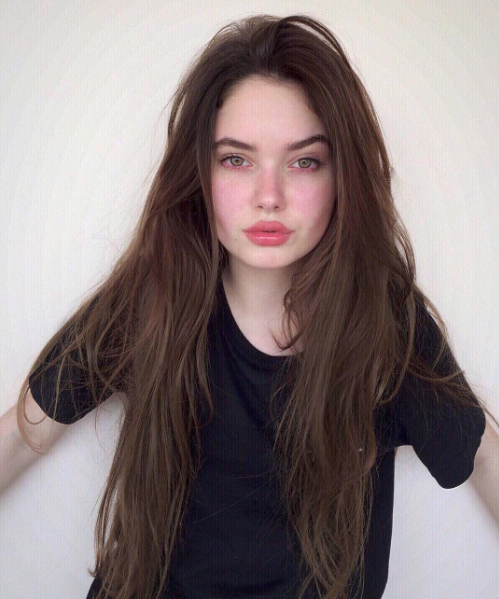 Nhan sắc xinh đẹp của cô nàng 15 tuổi được ví như bản sao Angelina Jolie - Ảnh 6.