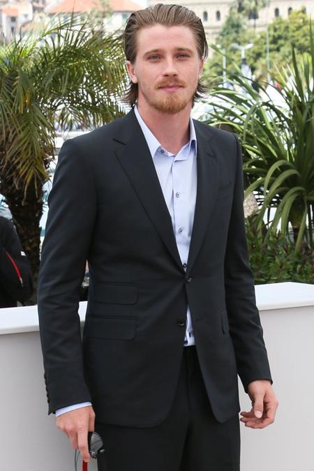 Garrett Hedlund từng được hãng Universal cân nhắc lựa chọn nhưng đáng tiếc là ngôi sao 32 tuổi lại không thể “kết nối” được với nhân vật Christian Grey