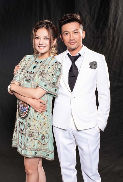  Ngũ A Ka Tô Hữu Bằng và Triệu Vy tái ngộ trong một chương trình năm 2016. 