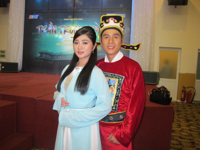 Hòa Hiệp (vị quan trẻ Trần Trung) và Thanh Trúc (Ngọc Nhi) tại buổi ra mắt phim - Ảnh: H.Lê