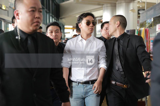 Cập nhật: Seungri diện áo sơ mi trắng soái ca, xuất hiện cực cool ngầu tại sân bay - Ảnh 9.