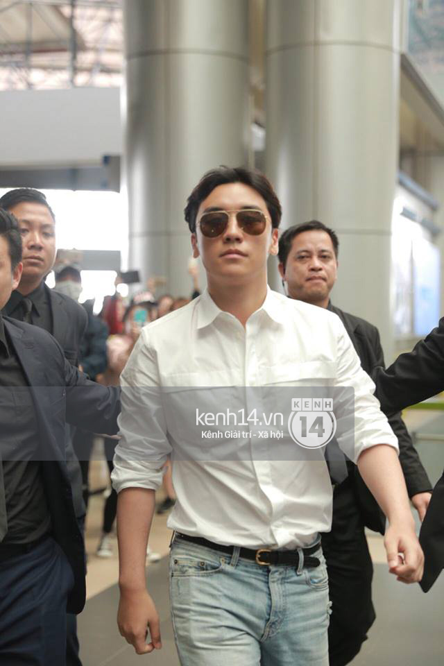 Cập nhật: Seungri diện áo sơ mi trắng soái ca, xuất hiện cực cool ngầu tại sân bay - Ảnh 3.