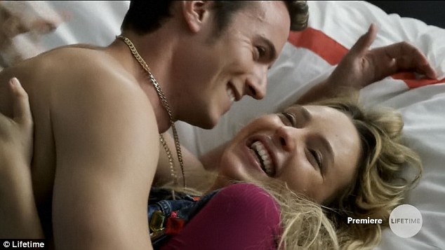  Chuyện tình giữa Britney Spears và Justin Timberlake cũng trở thành chủ điểm của bộ phim. 