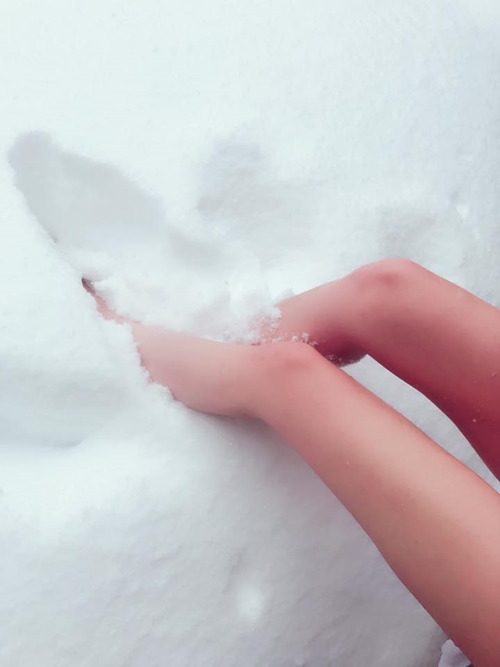 Khỏa thân trong tuyết, hot girl xứ Đài bị dân mạng &#34;ném đá&#34; - 2