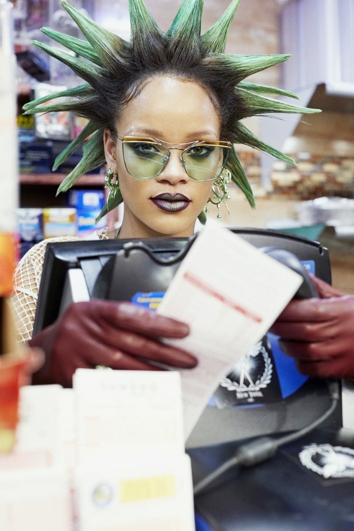Rihanna hoa 'di nhan' tren tap chi Paper hinh anh 4