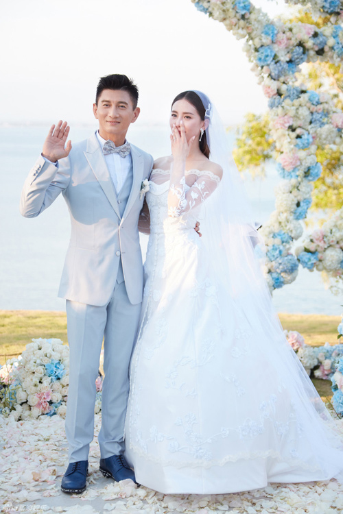 Đám cưới 700 tỷ của Angela - Huỳnh Hiểu Minh chỉ xếp thứ 2, đây mới là cặp đôi dẫn đầu độ khủng ở Cbiz! - Ảnh 1.