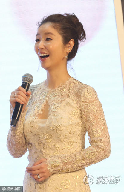  Nữ diễn viên 41 tuổi rạng ngời trong sự kiện hồi tháng 3/2017. 