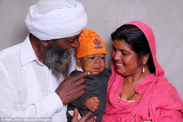 Cha mẹ Singh đã rất nỗ lực chữa trị cho anh nhưng bất thành