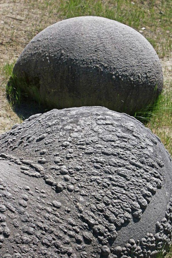 Bí ẩn những hòn đá lớn lên như nấm sau mưa và còn biết đi - Ảnh 9.