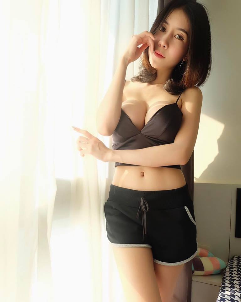 Hot girl đồng tính Thái Lan sexy “ăn đứt” Ngọc Trinh gây &#34;sốt mạng&#34; - 8