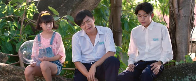 Ngô Kiến Huy thất tình ngồi khóc và hát nghêu ngao trong trailer Cô Gái Đến Từ Hôm Qua - Ảnh 6.