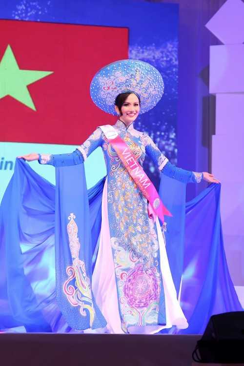 Showbiz Việt đã chứng kiến hàng loạt những thí sinh thi chui trên trường nhan sắc Quốc tế! - Ảnh 8.