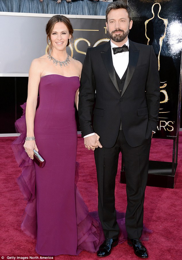  Jennifer Garner và Ben Affleck đã thống nhất ly dị sau 2 năm ly thân. 