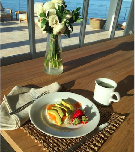Cindy Crawford thường dùng trà xanh cho bữa sáng