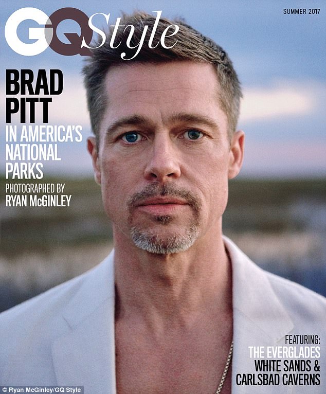  Brad Pitt nhận lời chụp hình cho tạp chí GQ, tháng 6/2017. Ngôi sao 53 tuổi xuất hiện với một ngoại hình hoàn toàn mới mẻ sau gần nửa năm ở ẩn kể từ khi Angelina Jolie đệ đơn ly dị lên tòa án với mong muốn kết thúc cuộc hôn nhân 2 năm giữa hai người và giàn toàn quyền nuôi 6 đứa con. 