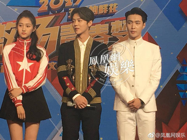 Khoảnh khắc hot nhất ngày: Lay - Luhan cùng đứng chung sân khấu sau 3 năm tưởng chừng đoạn tuyệt tình cảm - Ảnh 1.