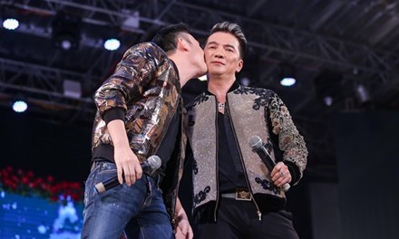 Mr Đàm, Dương Triệu Vũ và những hình ảnh nhạy cảm gây tò mò