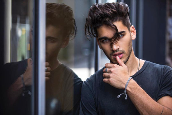 Hotboy 9X có  đôi mắt sexy nhất mạng xã hội 