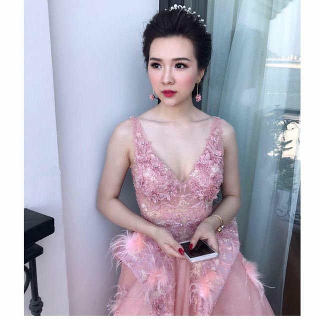  Cô dâu Quỳnh Nga lộng lẫy trong ngày cưới 