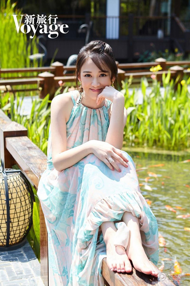  Trần Kiều Ân là nữ diễn viên Đài Loan rất được yêu thích tại Trung Quốc nhờ ngoại hình đẹp và khả năng diễn xuất đa dạng. Ngôi sao 38 tuổi xuất hiện trong khá nhiều phim truyền hình kiếm hiệp và tâm lý tình cảm hiện đại. Cận kề tuổi 40, Trần Kiều Ân vẫn độc thân và chờ đợi chàng hoàng tử của chính mình.  