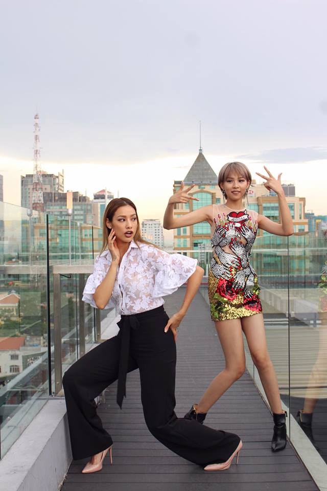 Minh Hằng & HyunA đọ trình mix đồ xuyên thấu cho street style, ai đẹp hơn? - Ảnh 9.
