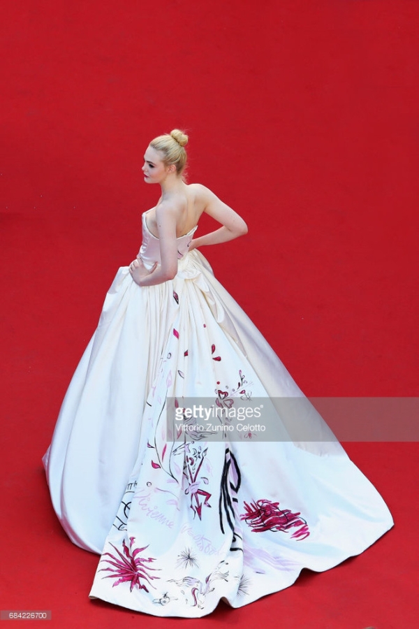 Thảm đỏ LHP Cannes: Phạm Băng Băng lộng lẫy như nữ hoàng, quyết cân dàn mỹ nhân quốc tế - Ảnh 20.