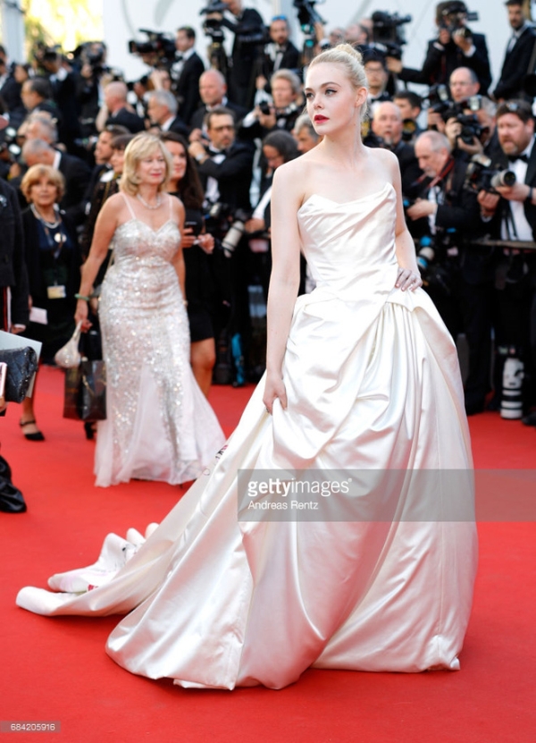Thảm đỏ LHP Cannes: Phạm Băng Băng lộng lẫy như nữ hoàng, quyết cân dàn mỹ nhân quốc tế - Ảnh 19.