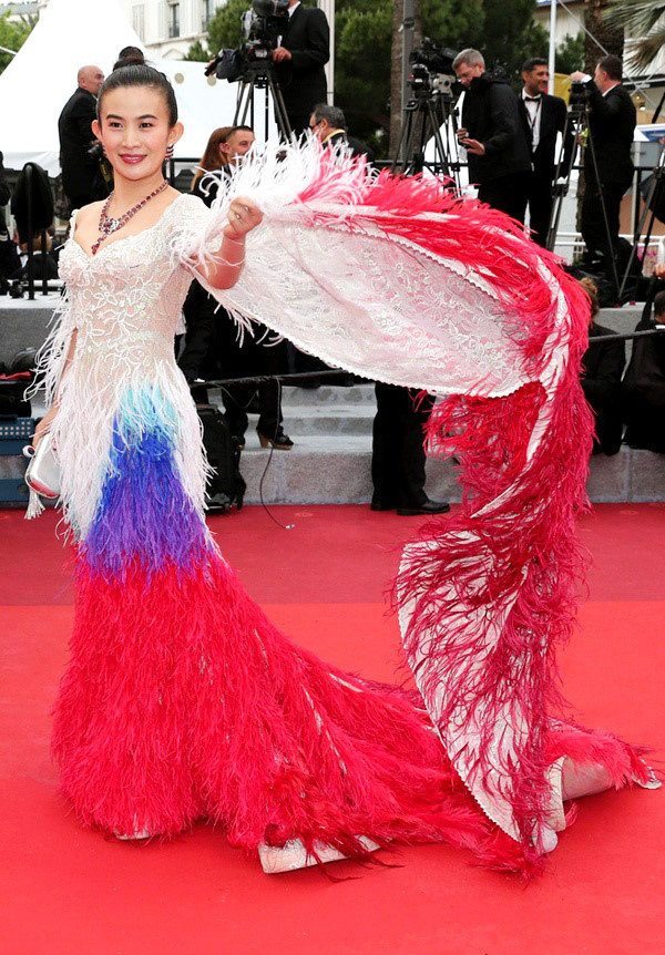 Thảm họa thời trang tại Cannes: Năm nào ngôi vô địch cũng về tay Trung Quốc! - Ảnh 7.
