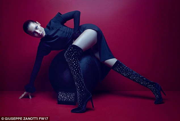  Em gái siêu mẫu Gigi Hadid là một trong những chân dài đắt show nhất thế giới hiện nay 