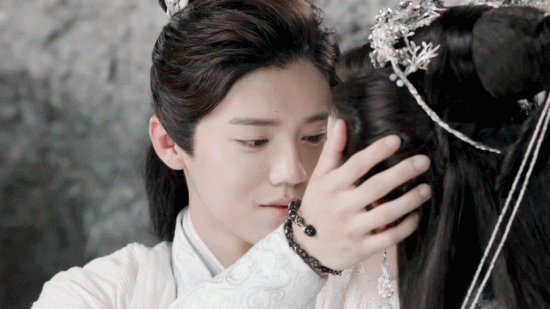 Fan “trụy tim” vì Luhan bị bạn gái Trương Hàn cướp mất nụ hôn đầu - Ảnh 9.