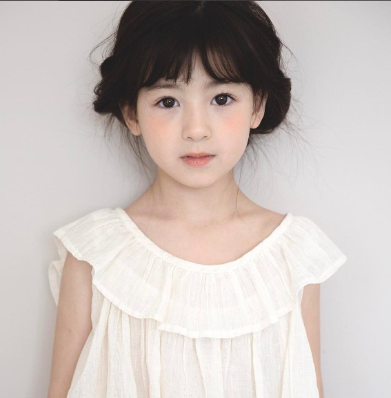 Em gái “xinh nhất xứ Hàn” càng lớn càng đẹp và điệu - Ảnh 14.