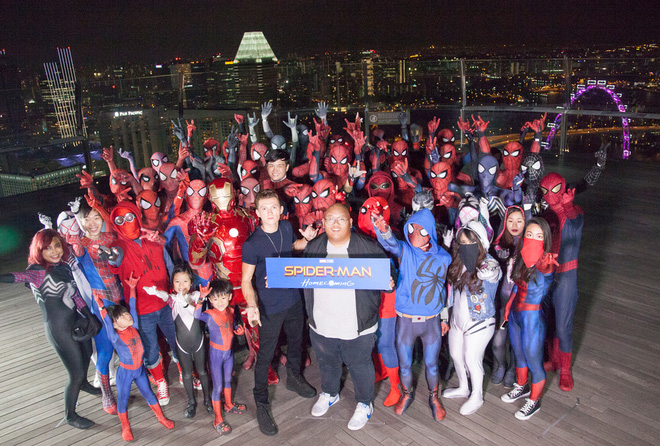 An Nguy rạng rỡ cạnh người nhện Tom Holland tại thảm đỏ Spider-Man: Homecoming - Ảnh 10.