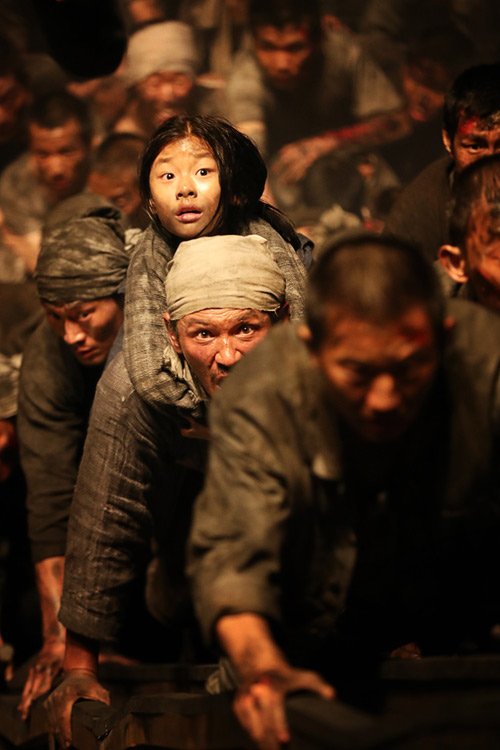 &#34;Đảo địa ngục&#34; của Song Joong Ki lập kỷ lục lịch sử phim Hàn - 10