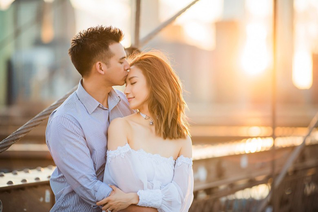 Á hậu tiết lộ kết hôn với bạn trai sau 11 năm hẹn hò không sex