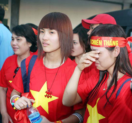 Khó nhận ra em gái Công Vinh trong loạt ảnh cũ do fan  khai quật 