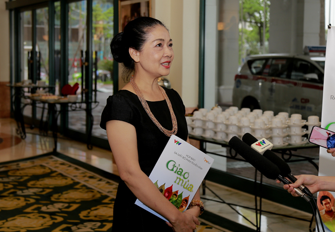 Nghệ sĩ Minh Phương:  Tôi yên tâm đi đóng phim vì có chồng cơm nước, giặt giũ 