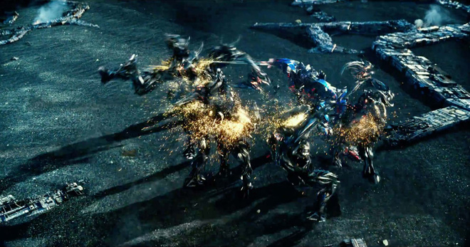 Transformers: The Last Knight - Khi ông hoàng cháy nổ Michael Bay vắt óc khán giả - Ảnh 3.