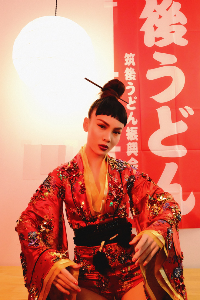 Hậu The Remix, Yến Trang hoá nàng Geisha ma mị trong MV mới - Ảnh 3.