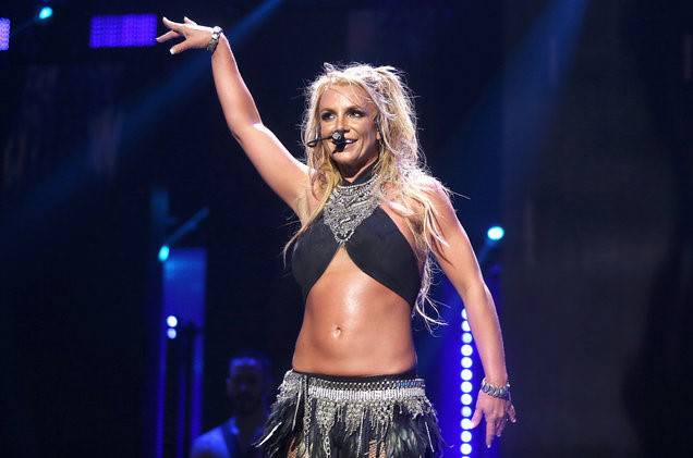 Britney Spears tuc gian khi bi to hat nhep hinh anh 1