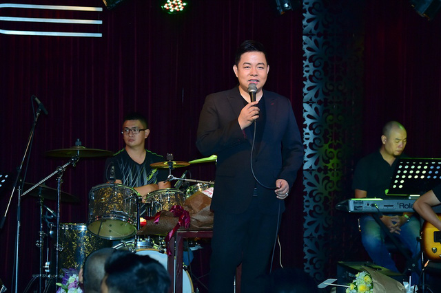 Sau scandal ảnh “nóng”, Quang Lê hội ngộ Á quân Bolero cùng Phương Mỹ Chi